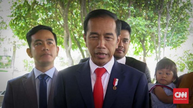 jokowi-wanti-wanti-lukas-enembe-hormati-panggilan-kpk